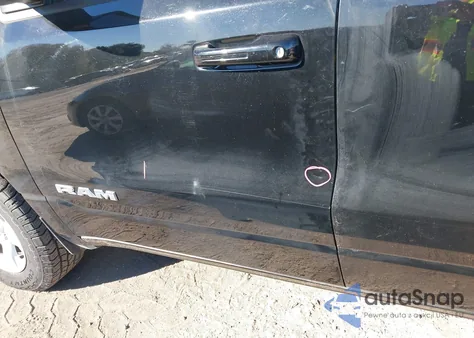 2021 Ram 1500 Big Horn 4X4 5'7 Box из США, поврежденный, VIN 1C6SRFFT7MN599174